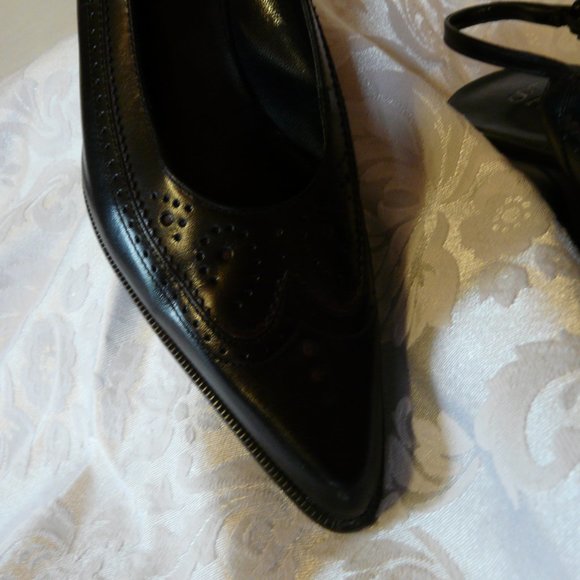 Franco Sarto Black and Wine Leather Kitten heel Pumps - Picture 6 of 16